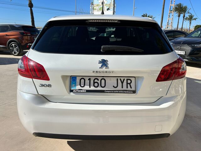 PEUGEOT 308 STYLE 1.2 E-THP AUTO SPANISH LHD IN SPAIN 78000 MILES SUPERB 2017